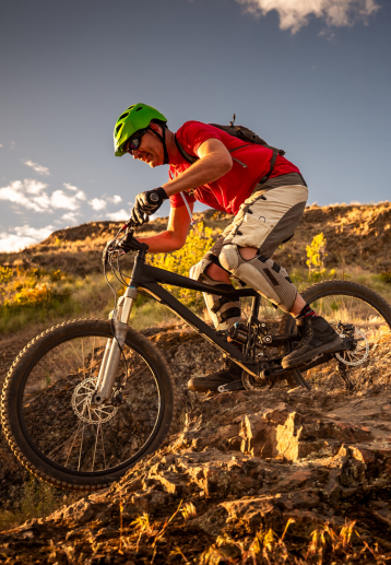 Mountainbike Sportbekleidung Bild
