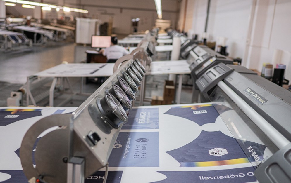 Sublimation vs Screen Printing for Custom Sportswear: Which Lasts Longer?